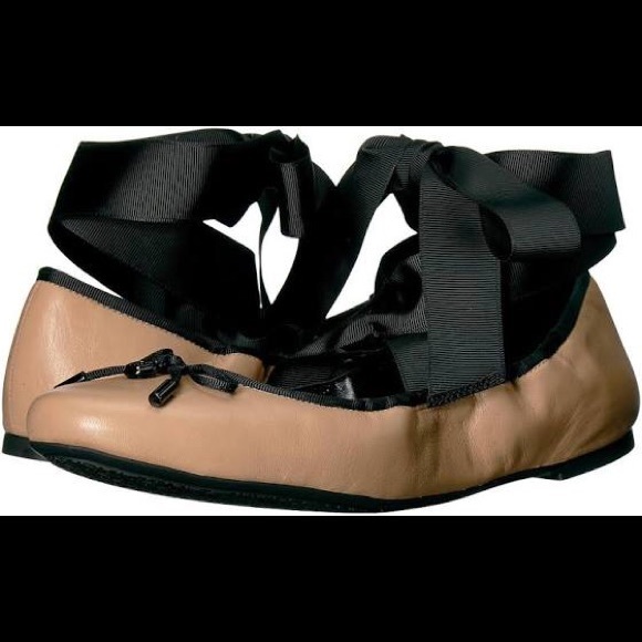 Michael Kors Shoes - NWOT MICHAEL KORS MYLES FLAT SIZE 10